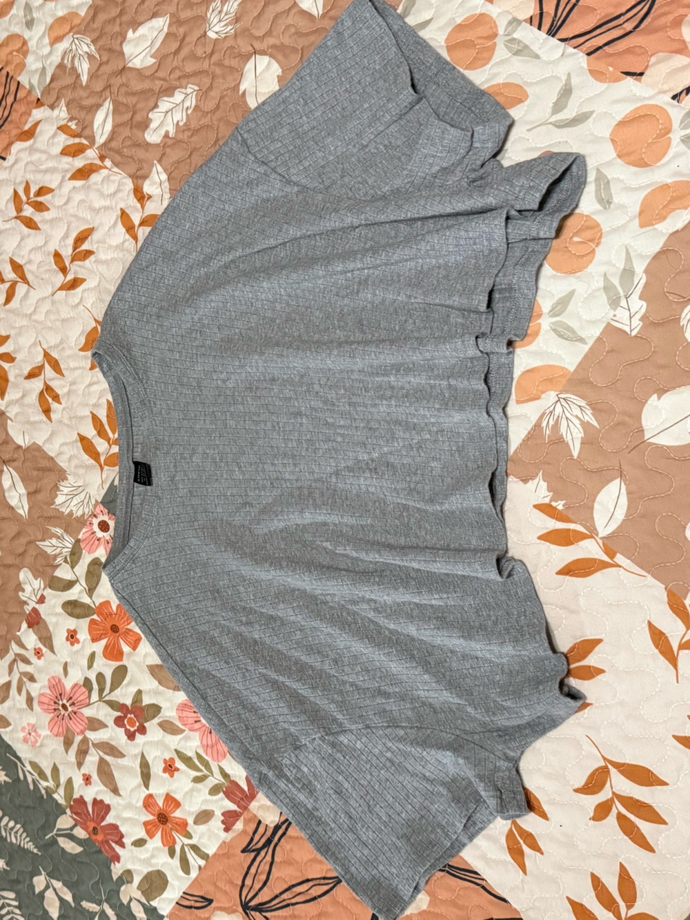 SHEIN Light Gray Ribbed Cropped Flutter Sleeve Top